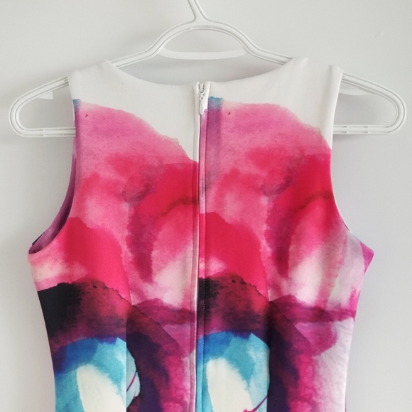 H & M Abstract Dress - Picture 4 of 6